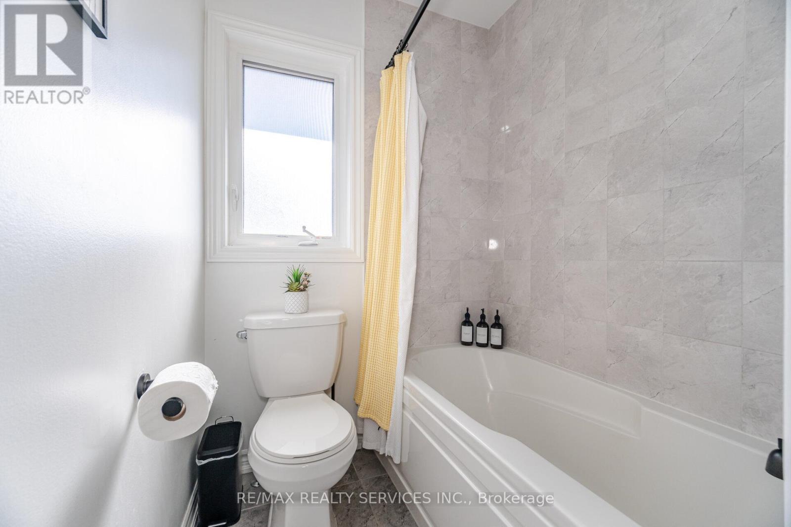 30 Hamilton Court, Caledon, Ontario  L7C 3W2 - Photo 27 - W12569064