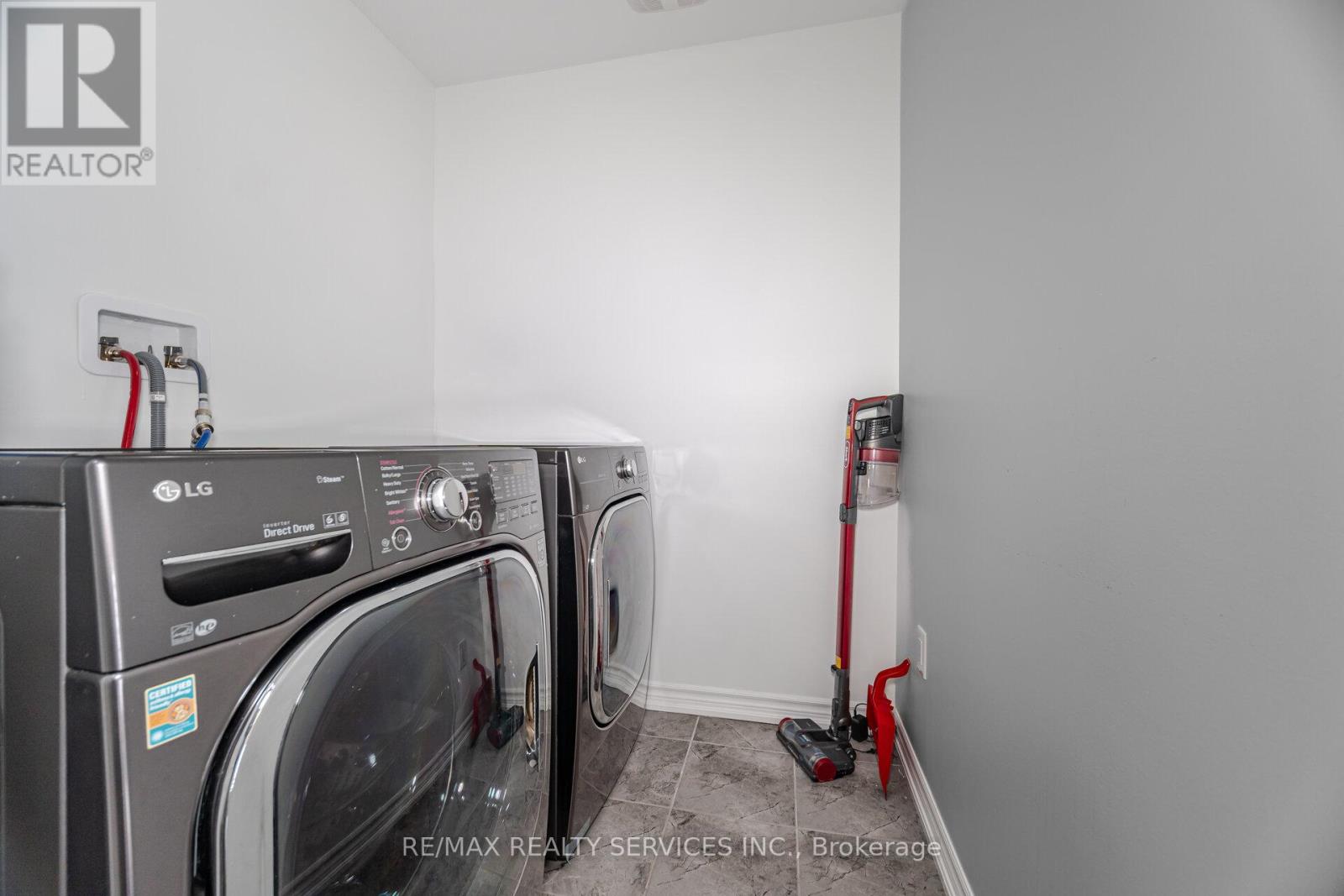 30 Hamilton Court, Caledon, Ontario  L7C 3W2 - Photo 28 - W12569064