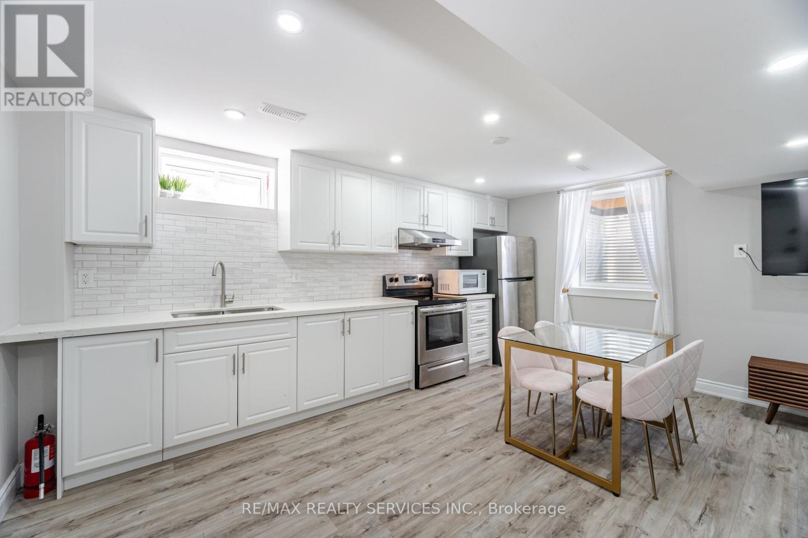 30 Hamilton Court, Caledon, Ontario  L7C 3W2 - Photo 31 - W12569064