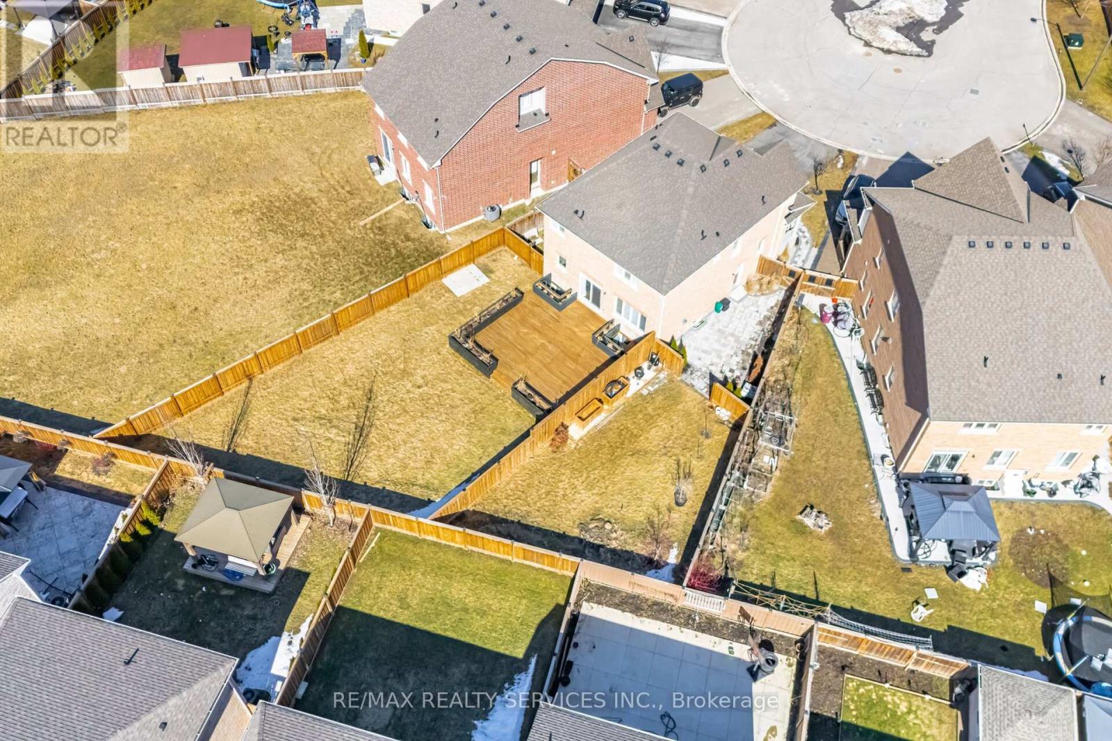 30 Hamilton Court, Caledon, Ontario  L7C 3W2 - Photo 45 - W12569064