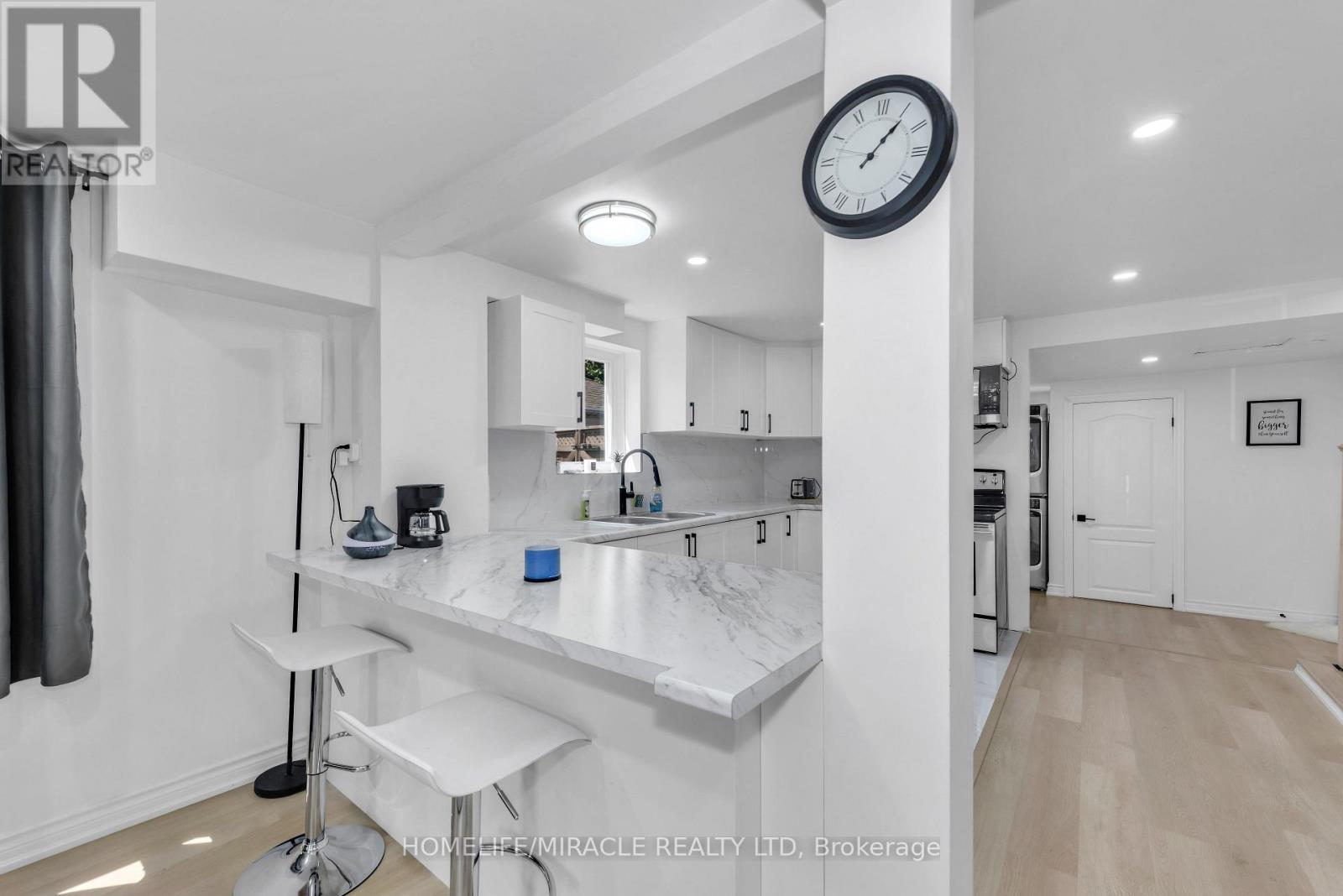 195 Randi Road, Mississauga, Ontario  L5A 1V6 - Photo 10 - W12569068