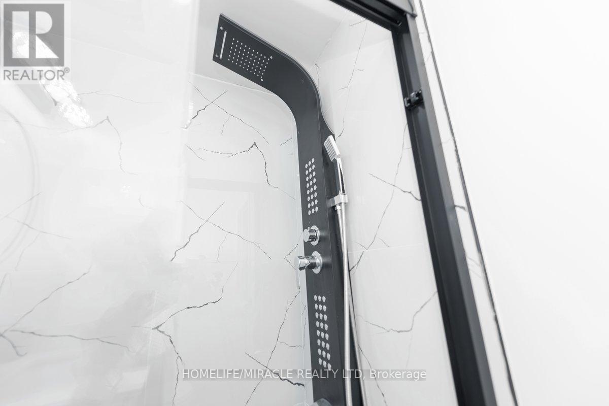 195 Randi Road, Mississauga, Ontario  L5A 1V6 - Photo 16 - W12569068