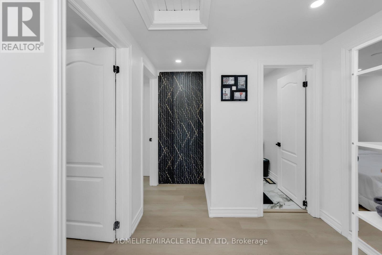 195 Randi Road, Mississauga, Ontario  L5A 1V6 - Photo 19 - W12569068