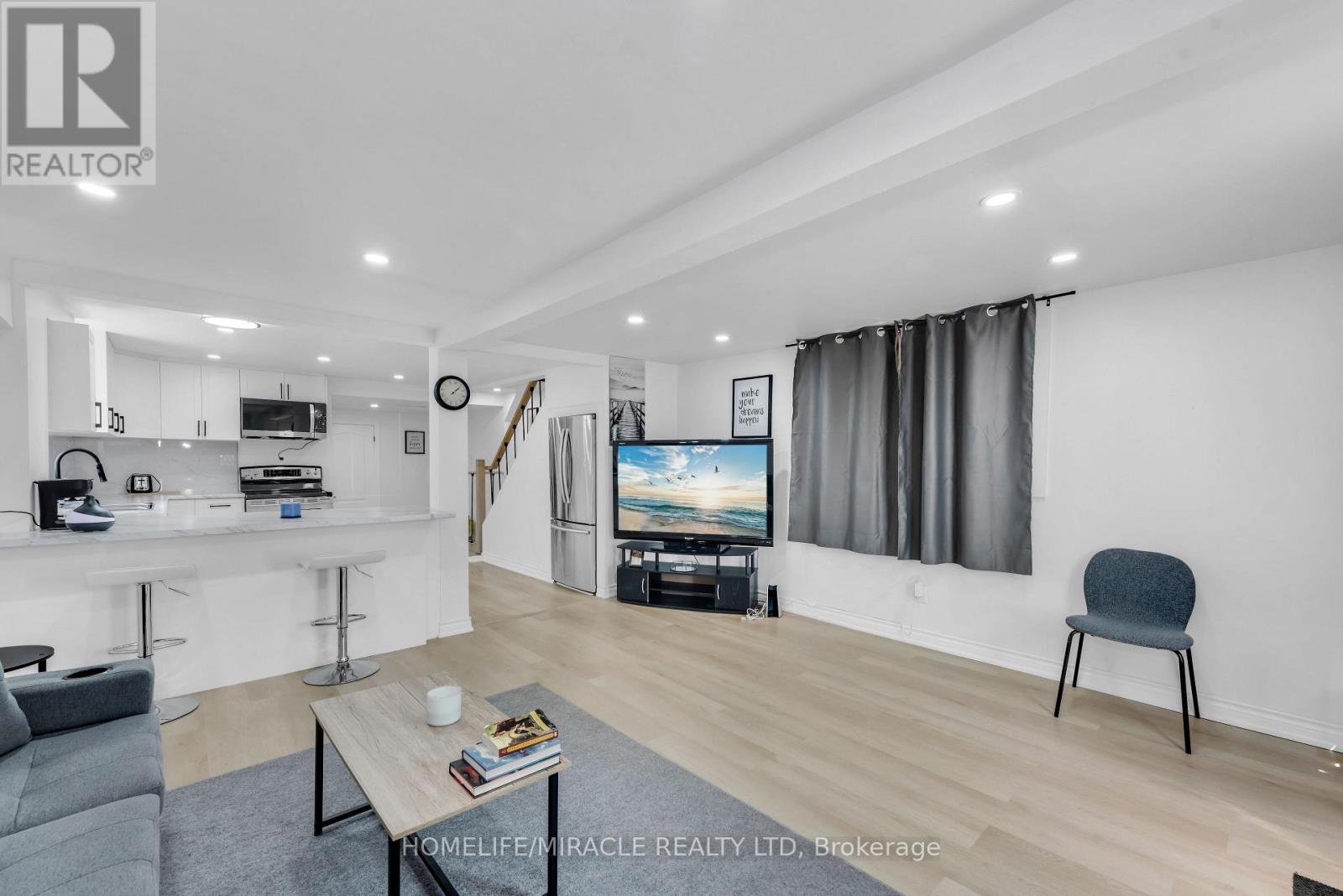 195 Randi Road, Mississauga, Ontario  L5A 1V6 - Photo 9 - W12569068