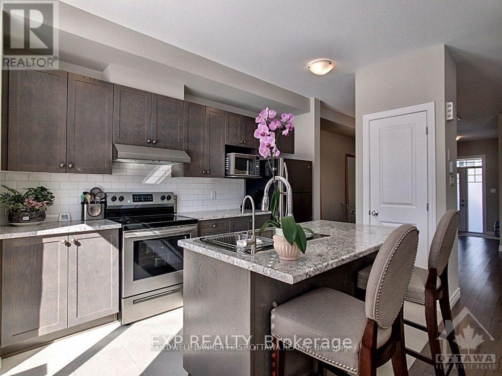 616 Geranium Walk, Ottawa, Ontario  K2S 2J3 - Photo 10 - X12569136