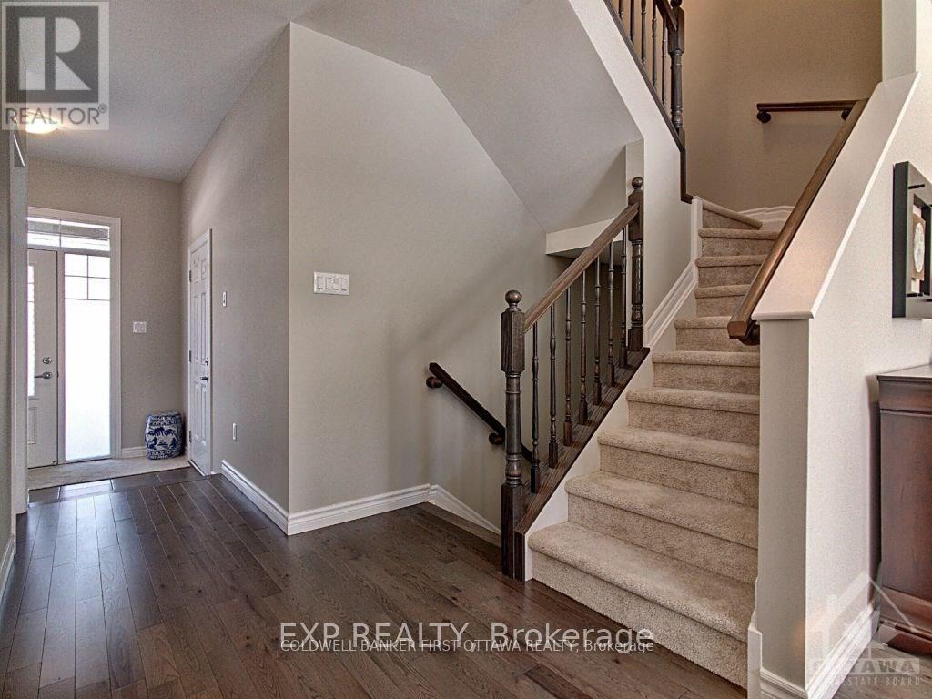 616 Geranium Walk, Ottawa, Ontario  K2S 2J3 - Photo 4 - X12569136