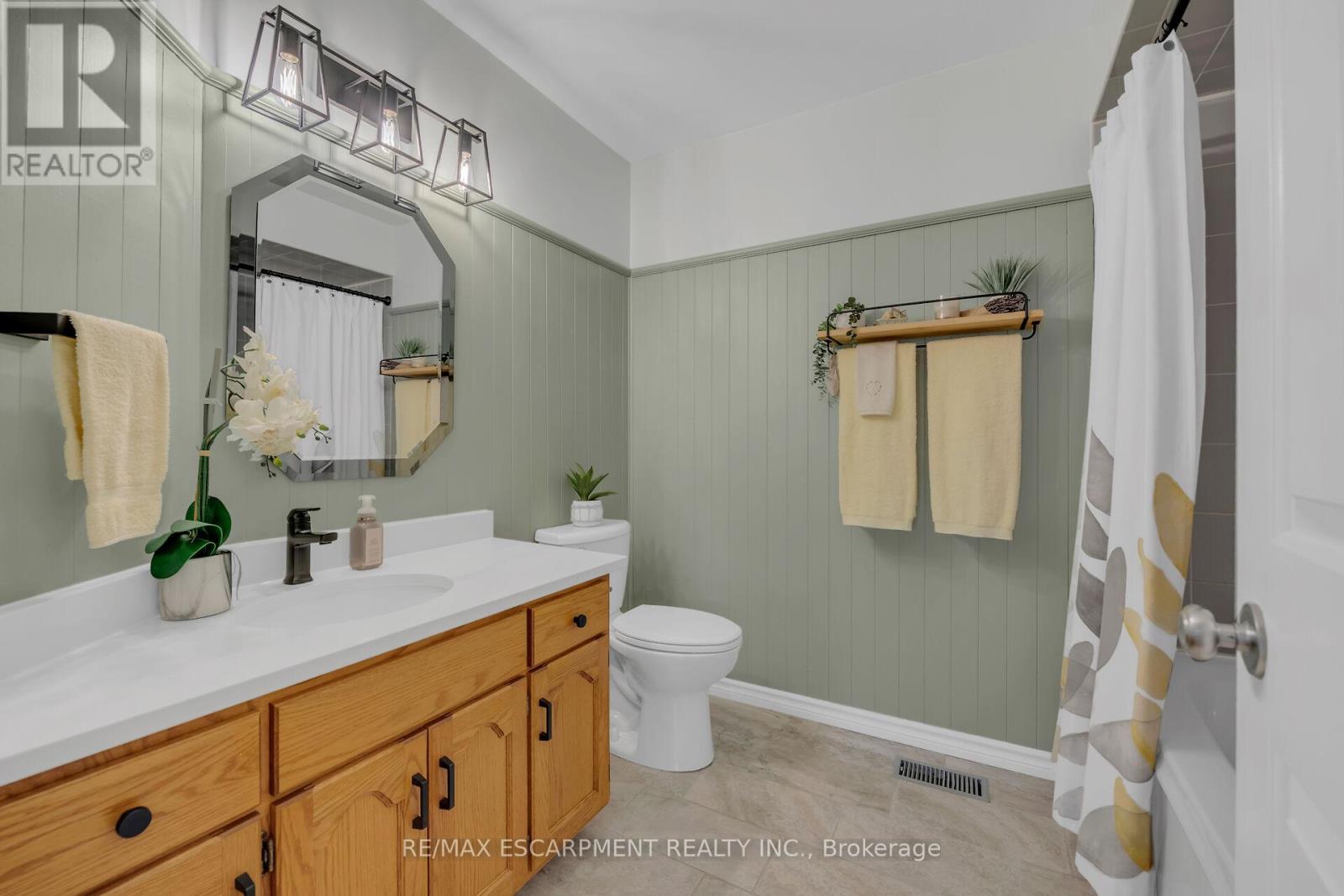 35 Highland Boulevard, Haldimand, Ontario  N3W 1G6 - Photo 22 - X12569042