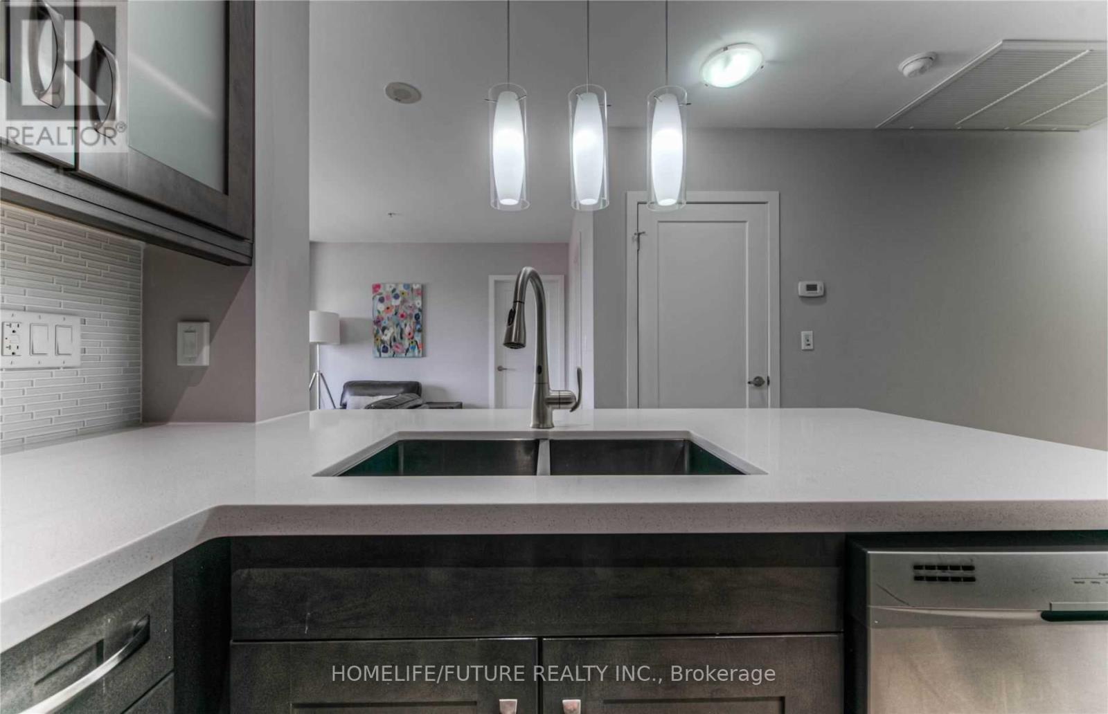 1712 - 1 Victoria Street S, Kitchener, Ontario  N2G 1E9 - Photo 6 - X12569054