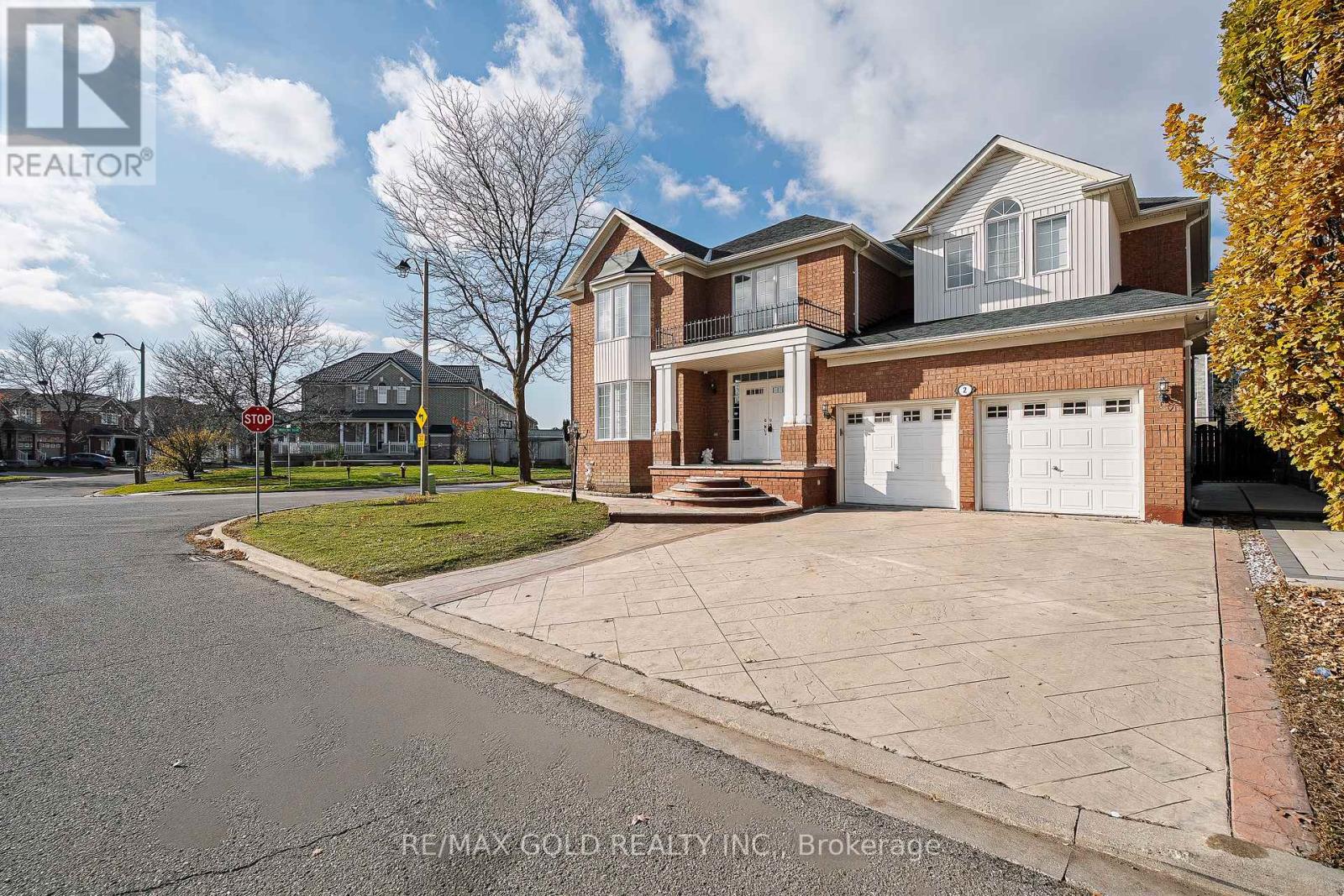 2 Maltby Court, Brampton, Ontario  L6P 1A5 - Photo 2 - W12536950