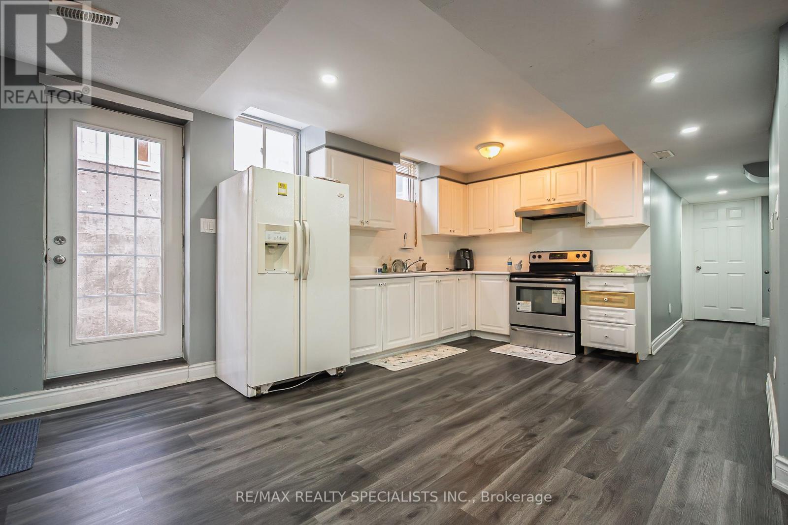 2 Maltby Court, Brampton, Ontario  L6P 1A5 - Photo 41 - W12536950