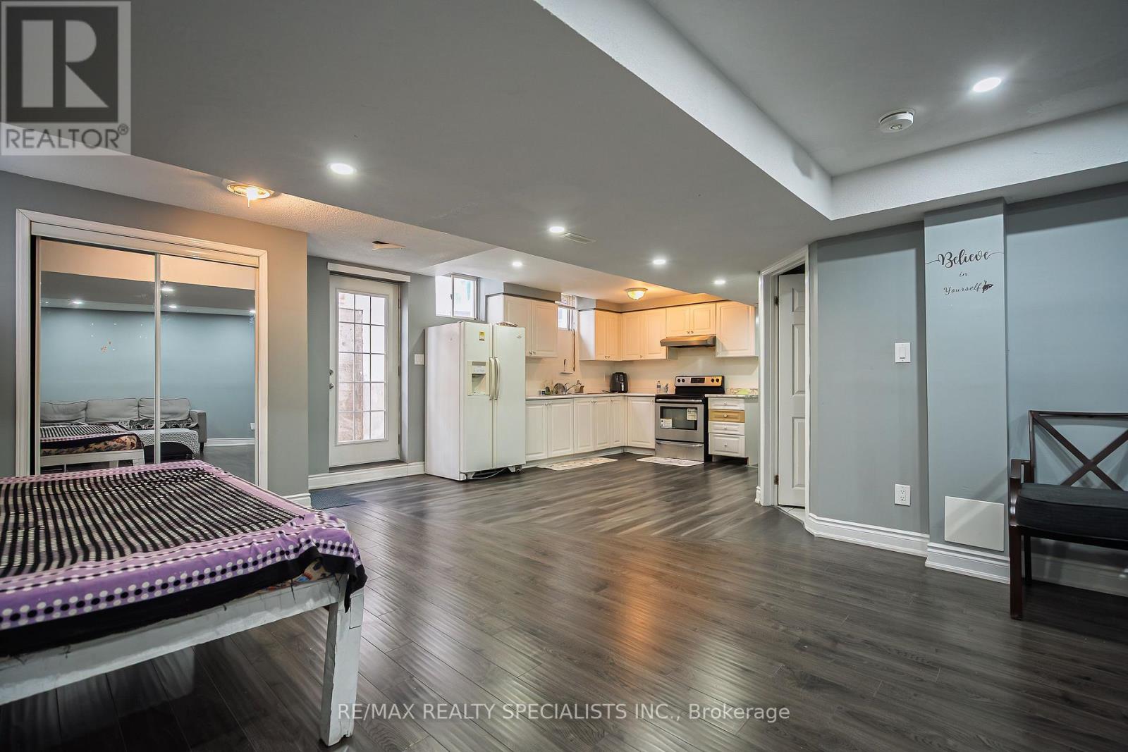 2 Maltby Court, Brampton, Ontario  L6P 1A5 - Photo 40 - W12536950