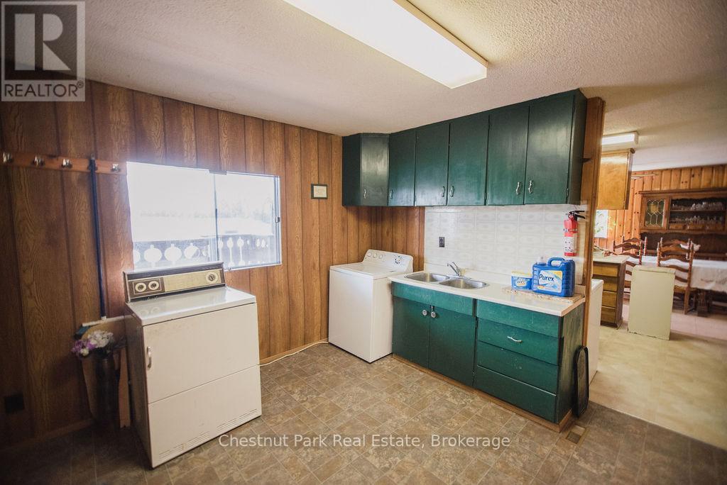 51 Stevens Road, Temagami, Ontario  P0H 2H0 - Photo 11 - X12569128