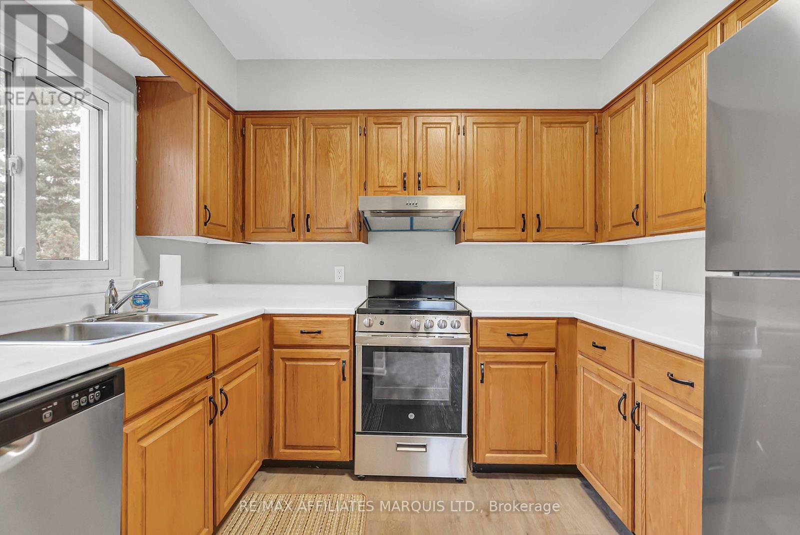 120 Fortier Street, Cornwall, Ontario  K6J 5L8 - Photo 3 - X12569096