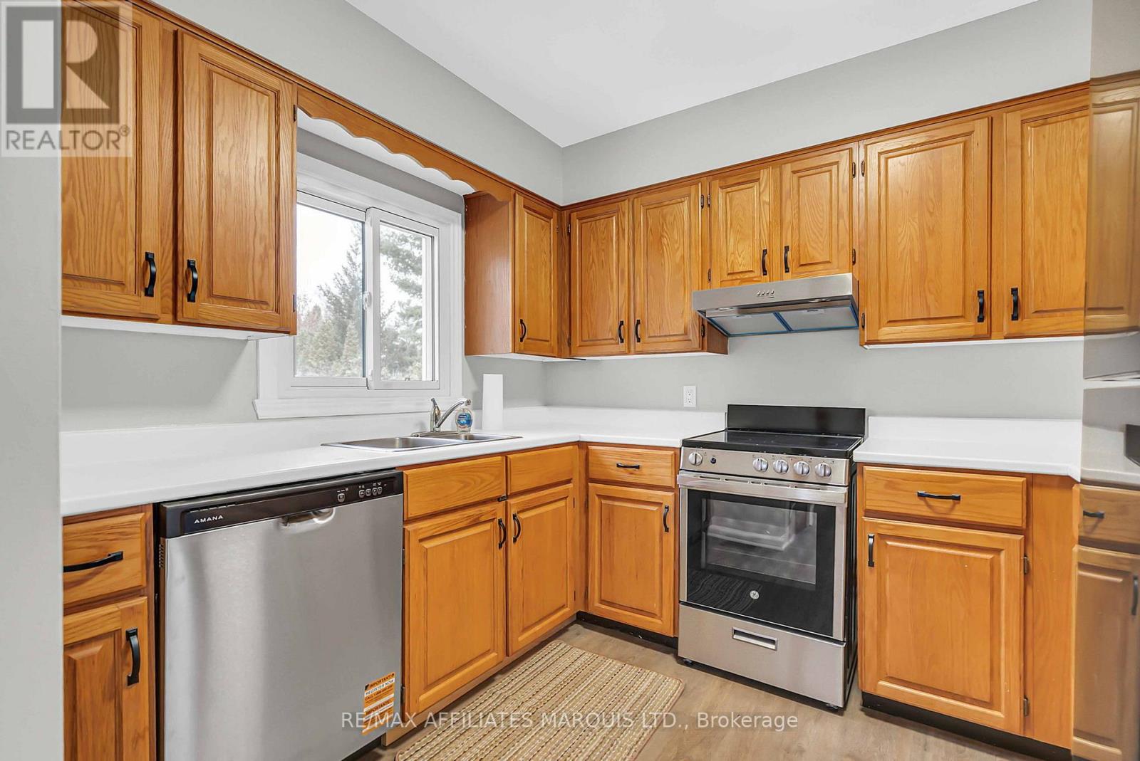 120 Fortier Street, Cornwall, Ontario  K6J 5L8 - Photo 5 - X12569096