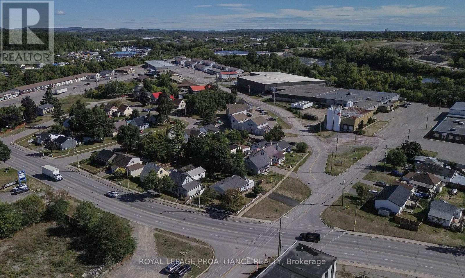 98 East Davis Street, Quinte West, Ontario  K8V 6H4 - Photo 31 - X12540722