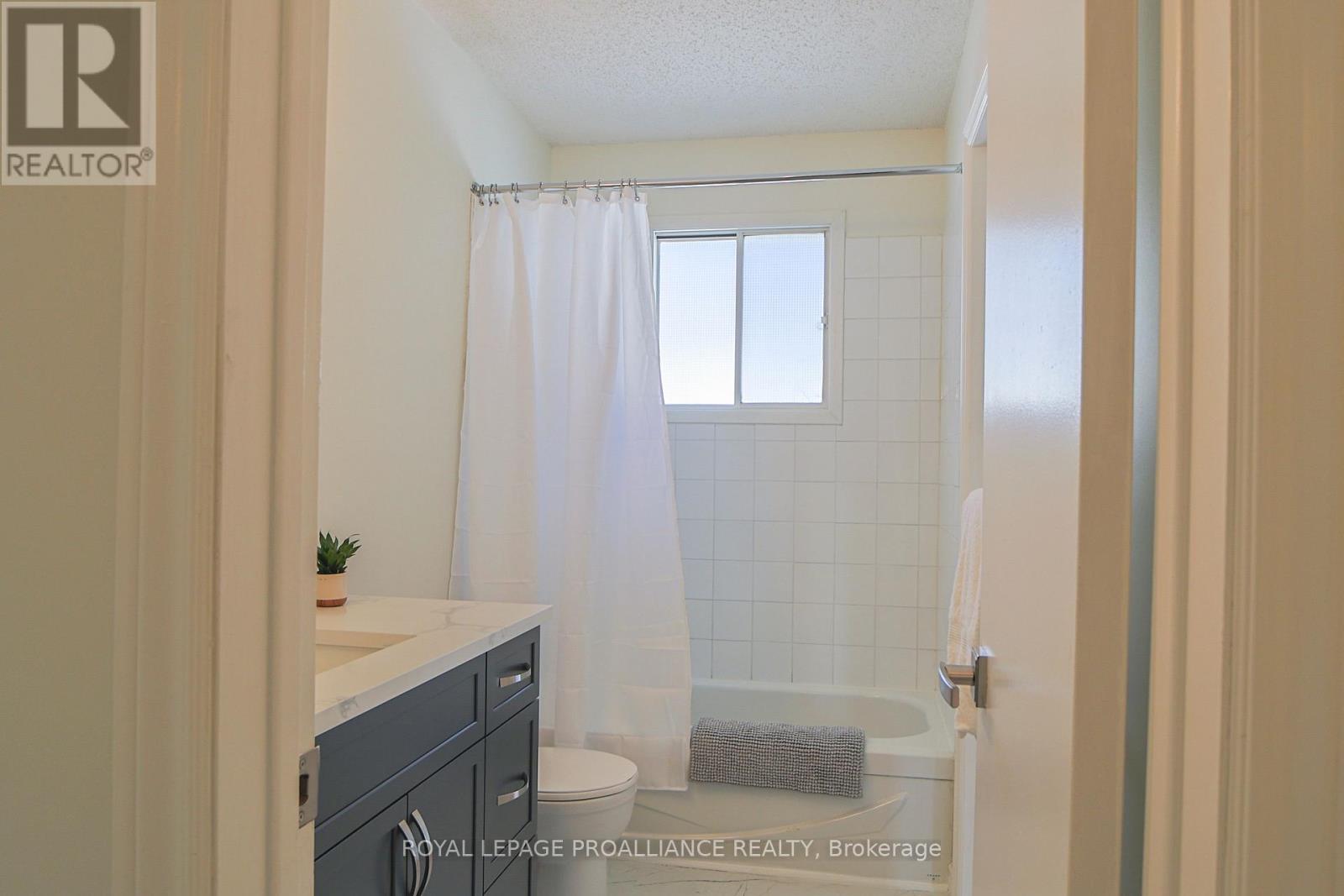 98 East Davis Street, Quinte West, Ontario  K8V 6H4 - Photo 21 - X12540722