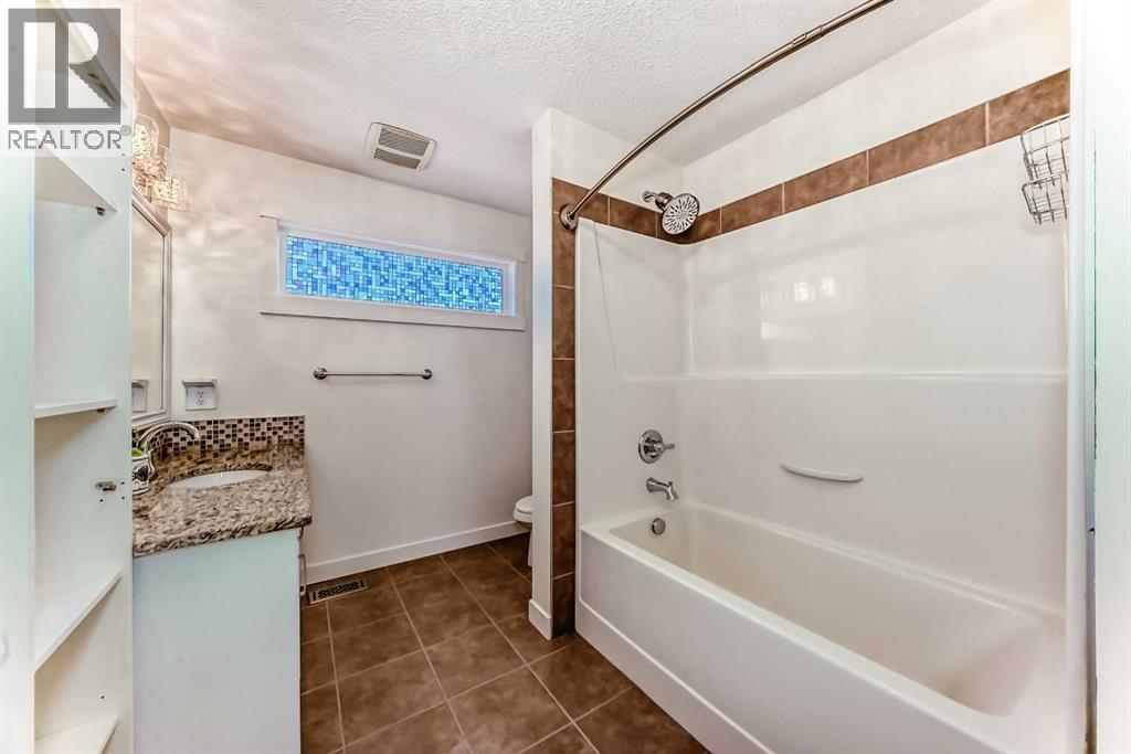 418 Covecreek Circle Ne, Calgary, Alberta  T3K 0W6 - Photo 41 - A2267603