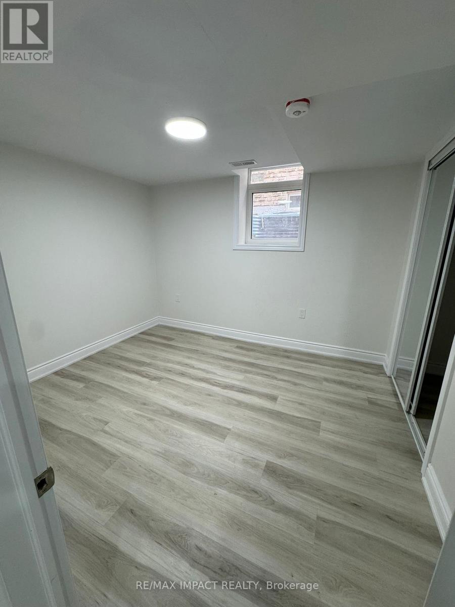 87 Large Crescent N, Ajax, Ontario  L1T 2S7 - Photo 6 - E12569122