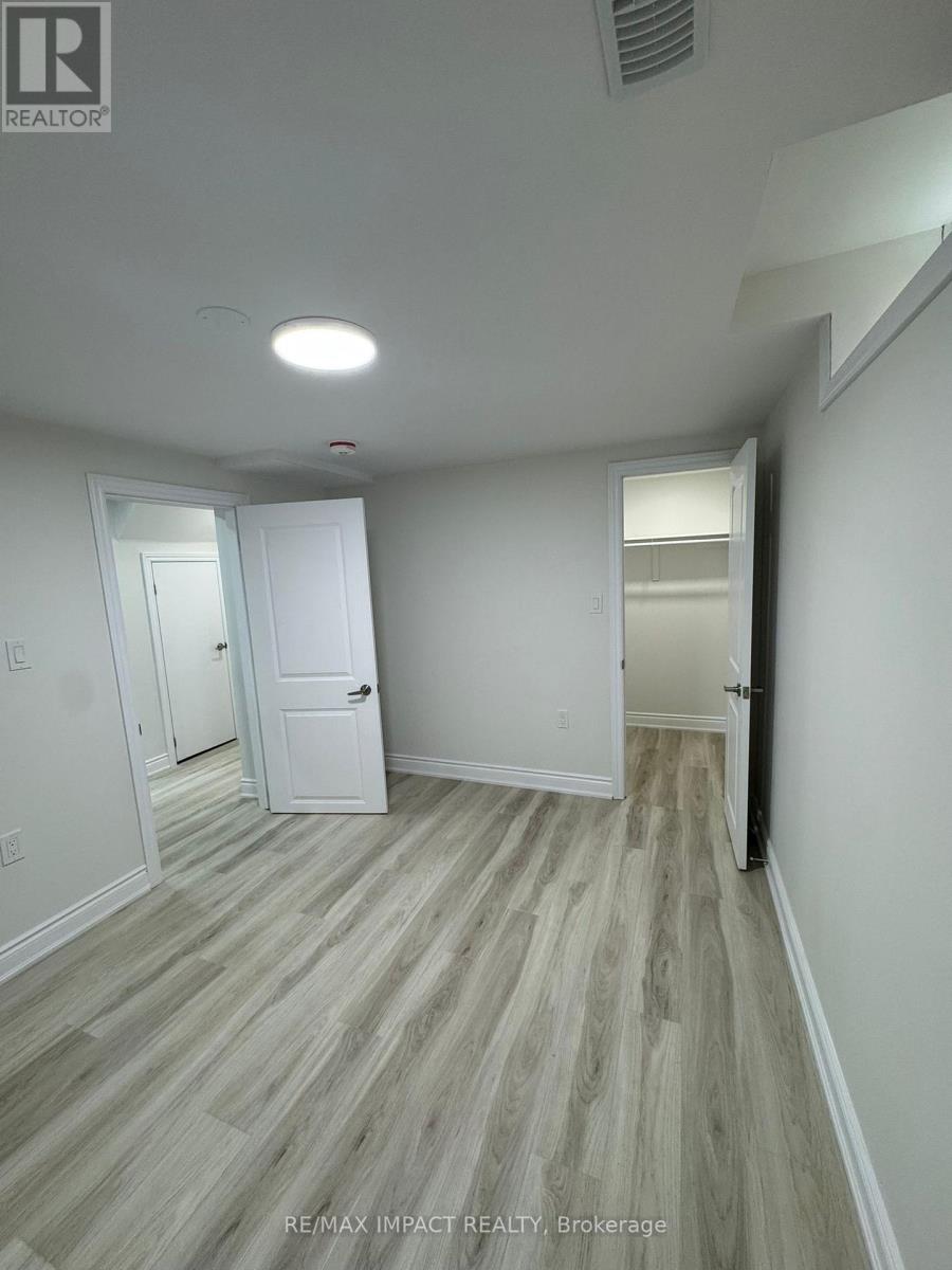 87 Large Crescent N, Ajax, Ontario  L1T 2S7 - Photo 7 - E12569122