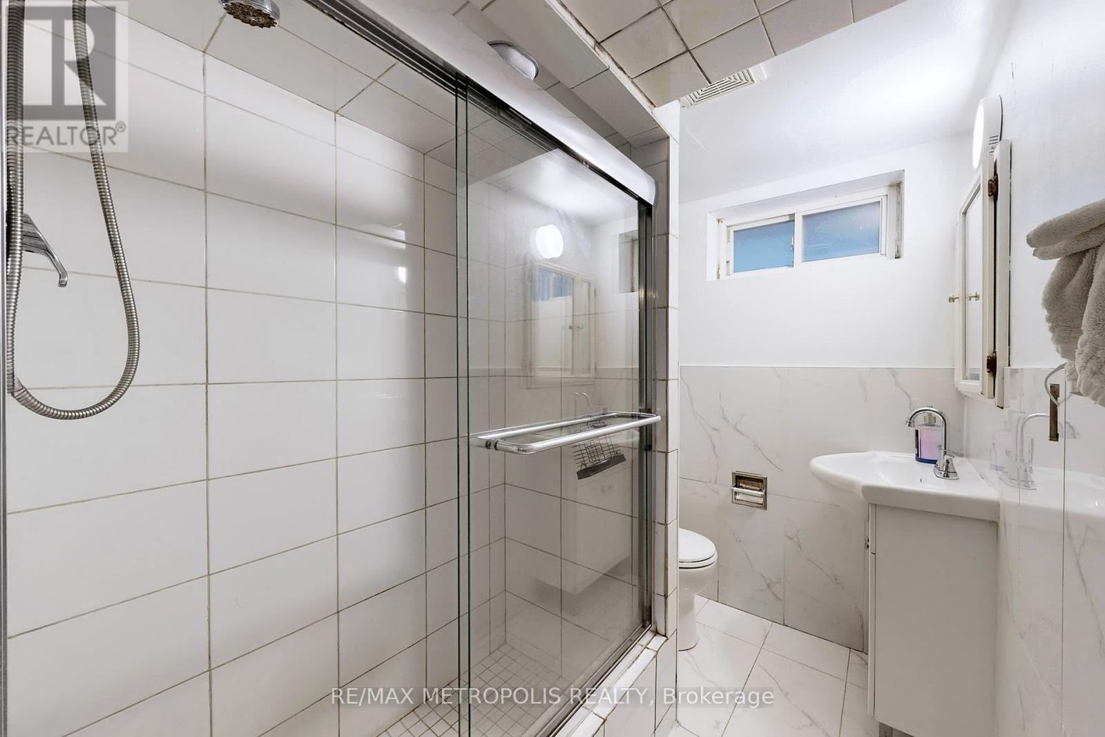 1735 Pharmacy Avenue, Toronto, Ontario  M1T 1H1 - Photo 34 - E12563264