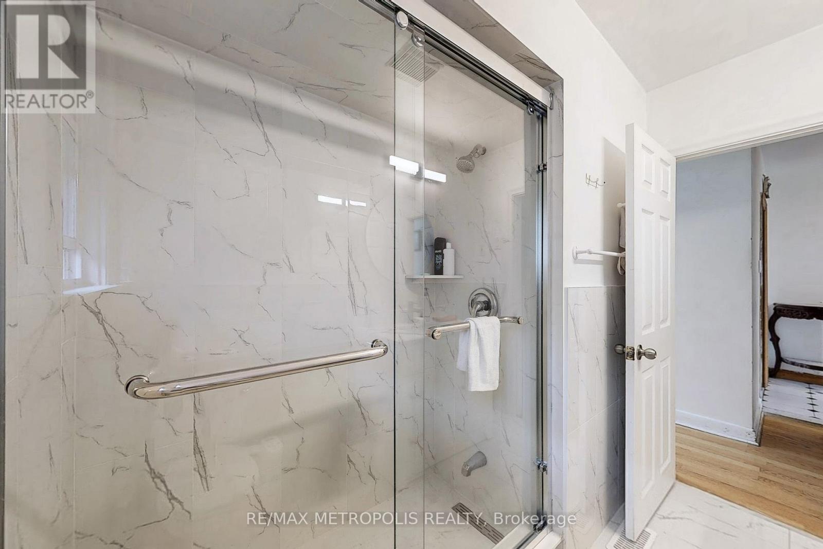 1735 Pharmacy Avenue, Toronto, Ontario  M1T 1H1 - Photo 26 - E12563264