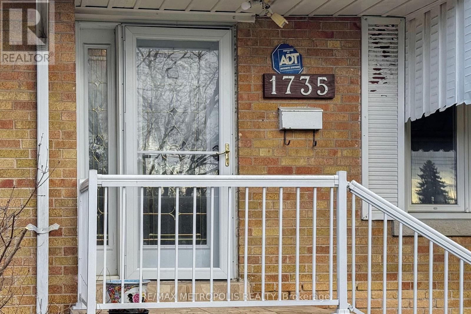 1735 Pharmacy Avenue, Toronto, Ontario  M1T 1H1 - Photo 4 - E12563264