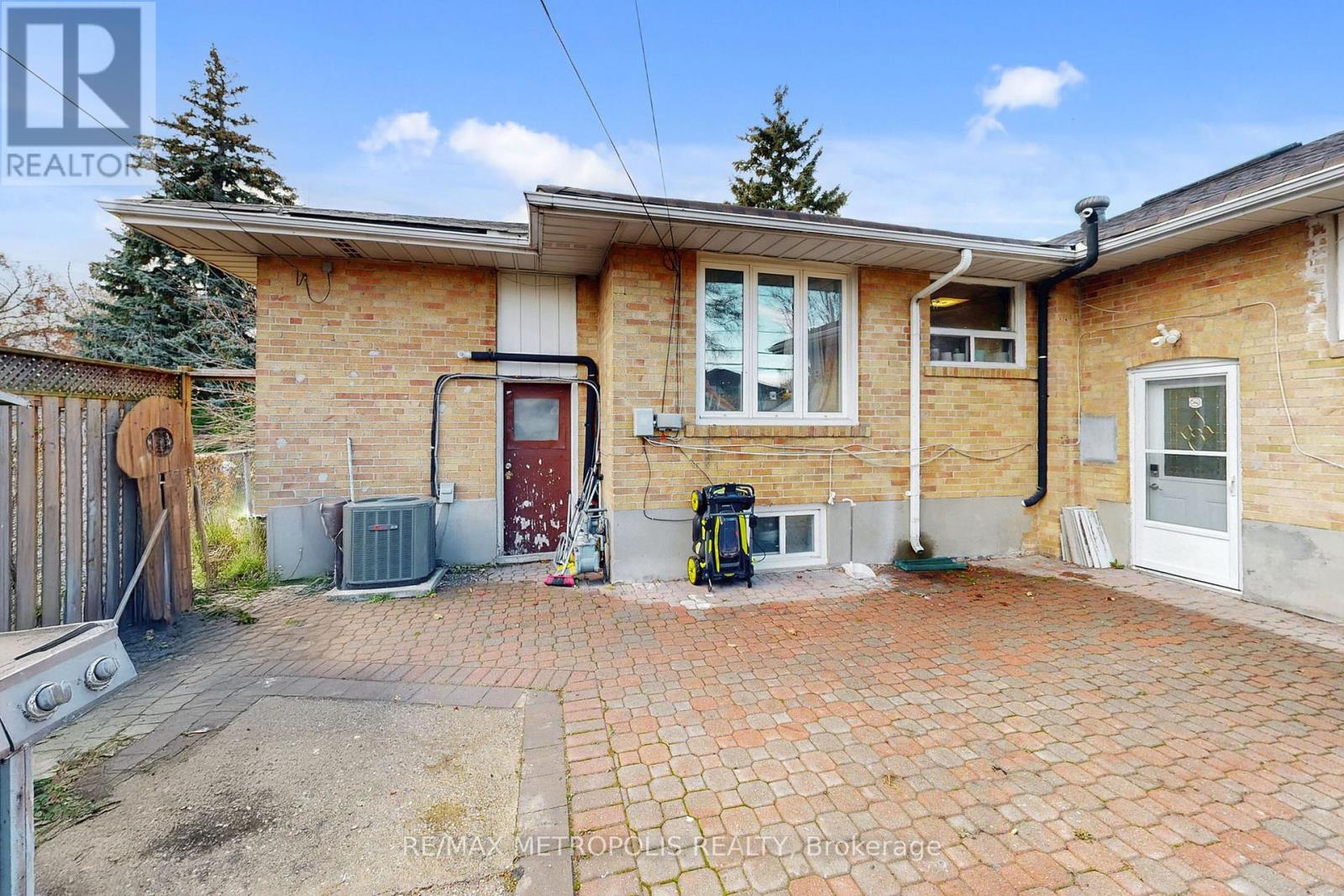 1735 Pharmacy Avenue, Toronto, Ontario  M1T 1H1 - Photo 47 - E12563264