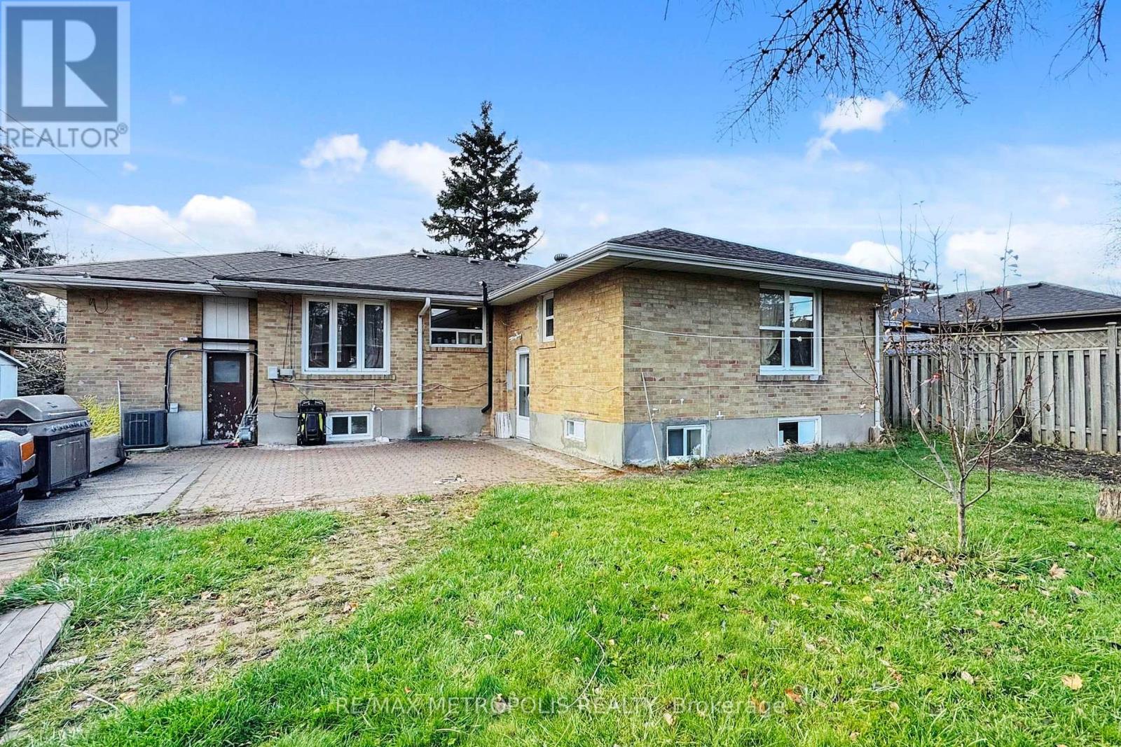 1735 Pharmacy Avenue, Toronto, Ontario  M1T 1H1 - Photo 50 - E12563264