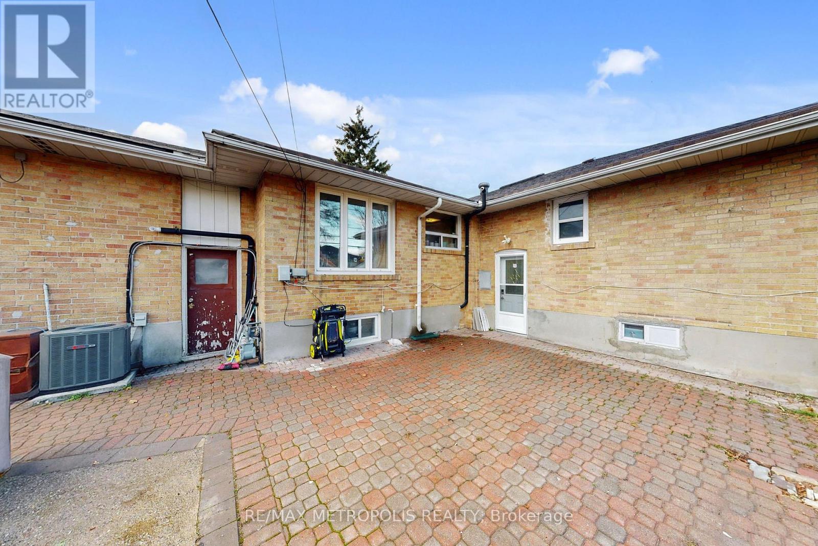 1735 Pharmacy Avenue, Toronto, Ontario  M1T 1H1 - Photo 46 - E12563264