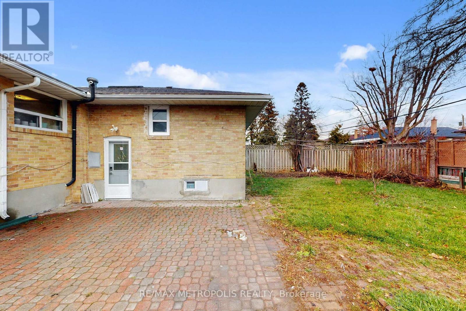 1735 Pharmacy Avenue, Toronto, Ontario  M1T 1H1 - Photo 48 - E12563264