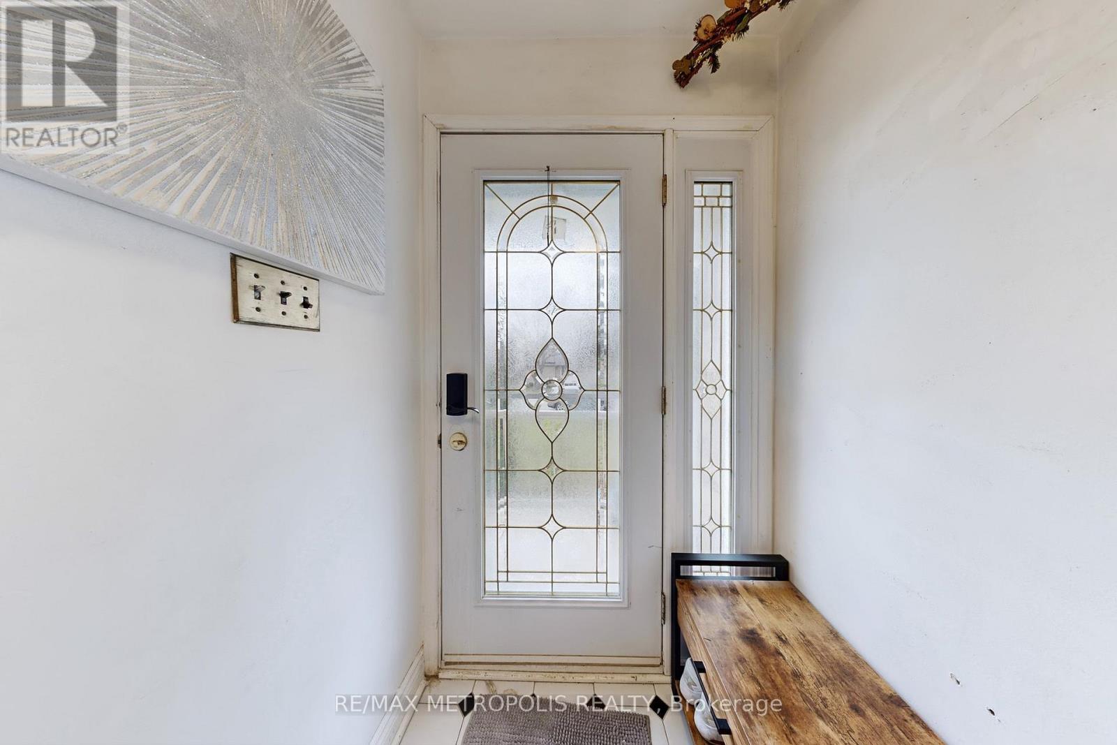 1735 Pharmacy Avenue, Toronto, Ontario  M1T 1H1 - Photo 5 - E12563264