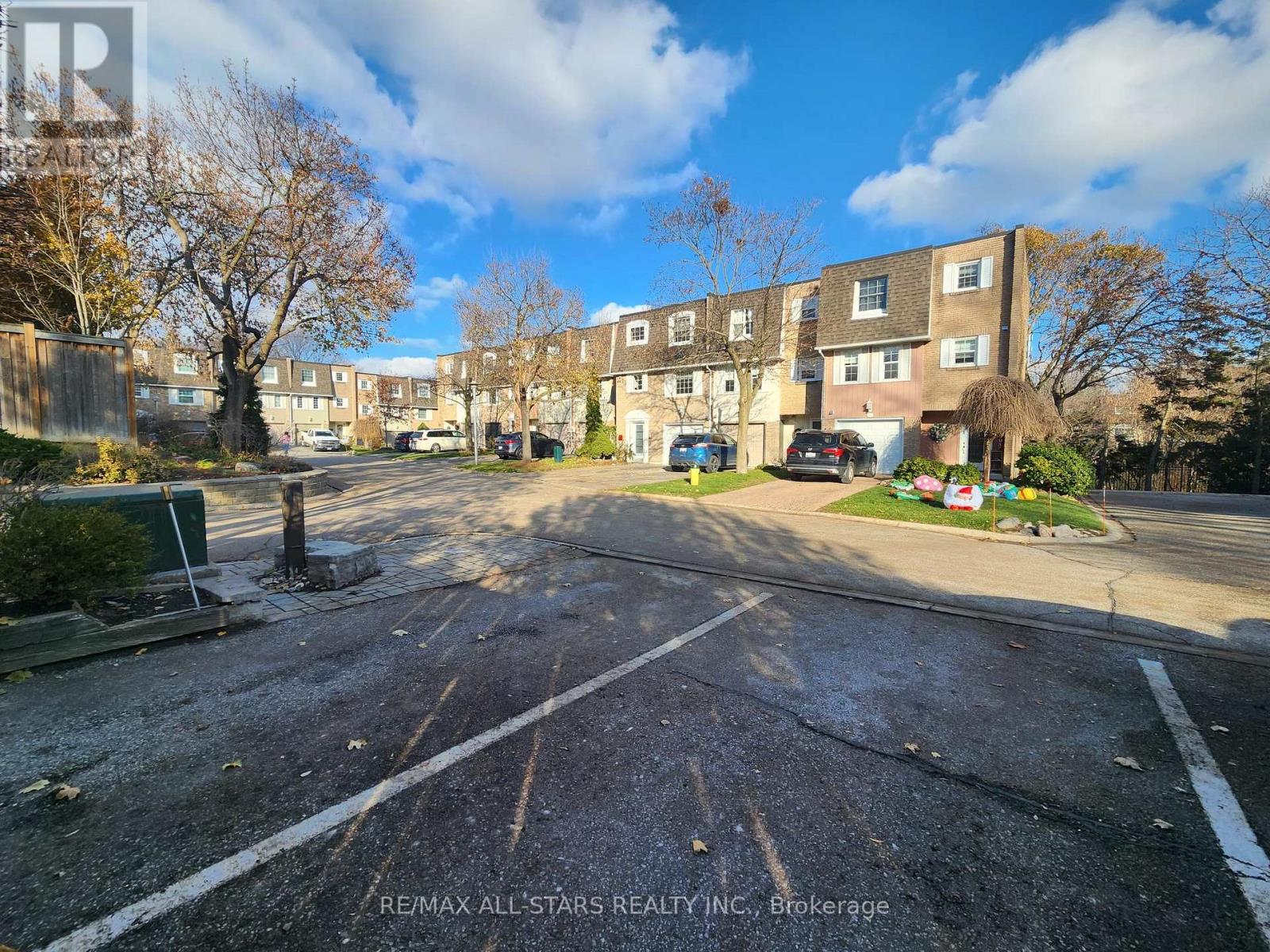 6 Hepworth Way, Markham, Ontario  L3P 3S9 - Photo 4 - N12480130