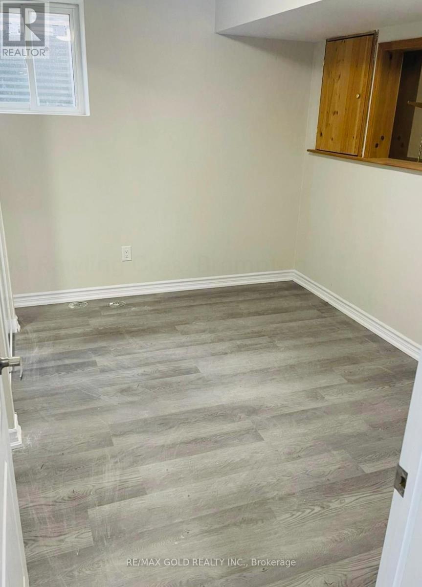 100 Rawling Crescent, Brampton, Ontario  L6Z 1N8 - Photo 18 - W12563294