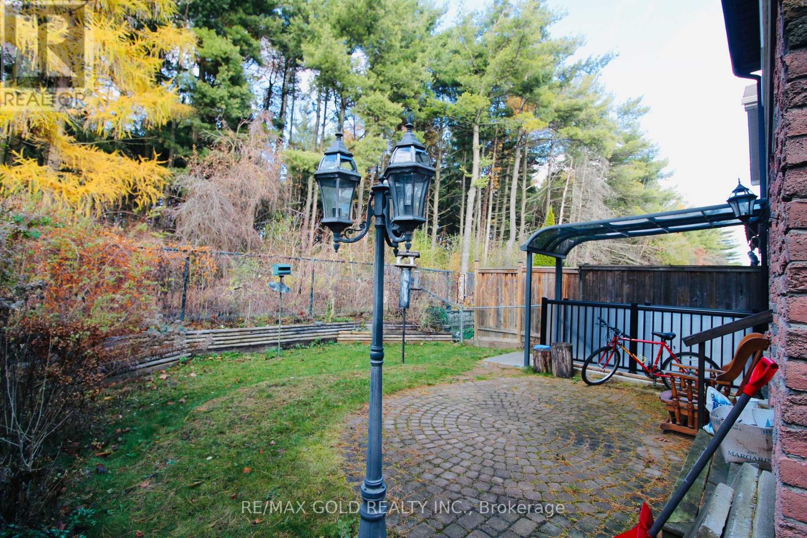 100 Rawling Crescent, Brampton, Ontario  L6Z 1N8 - Photo 2 - W12563294