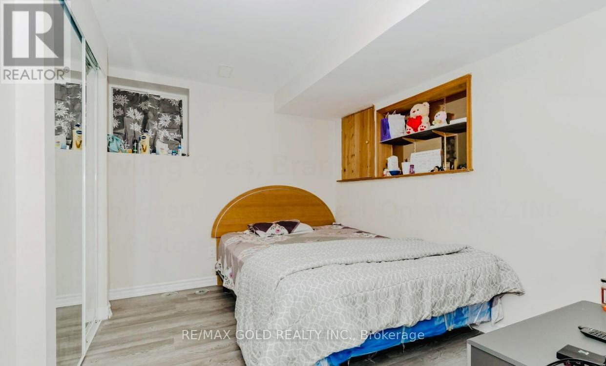 100 Rawling Crescent, Brampton, Ontario  L6Z 1N8 - Photo 16 - W12563294