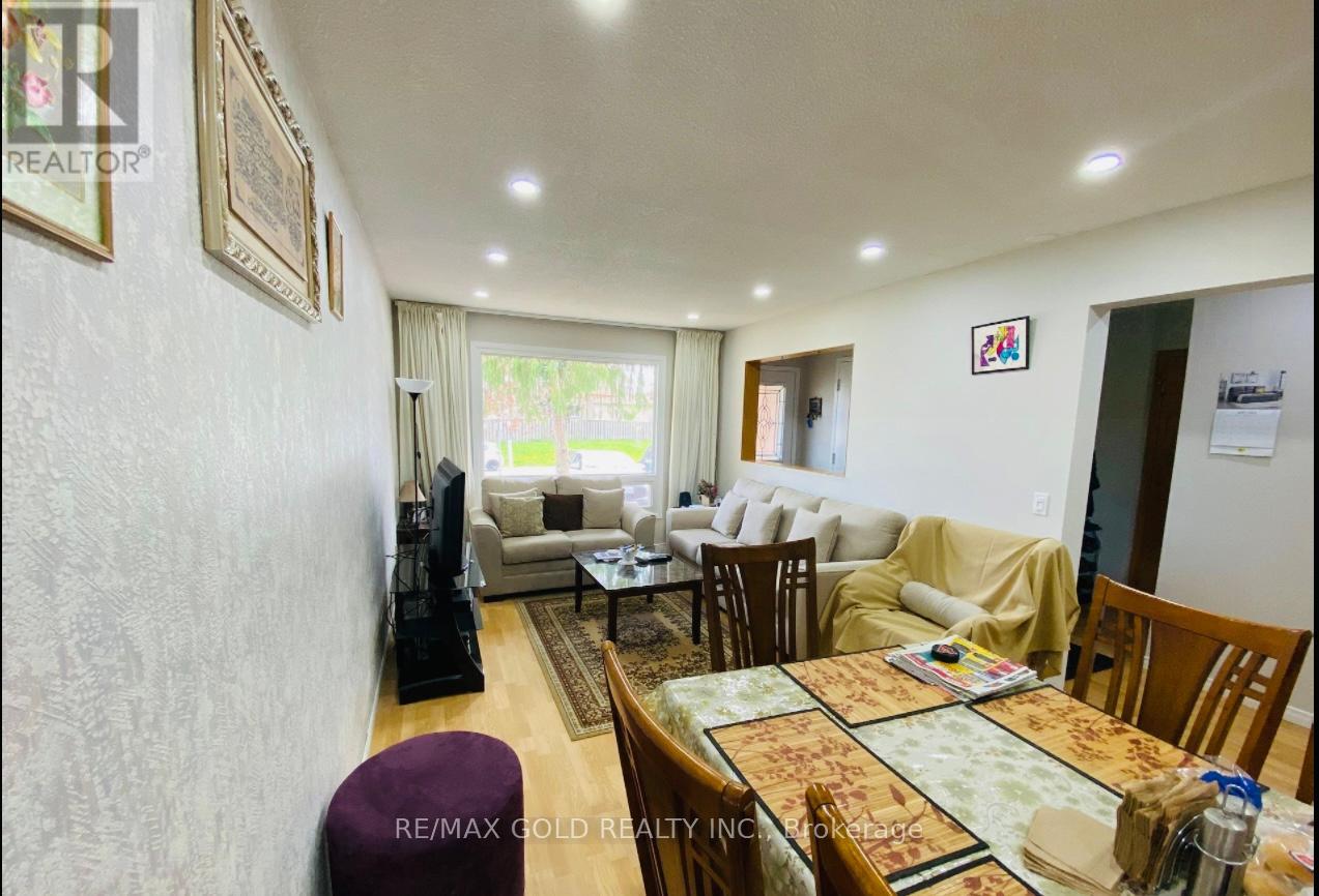 100 Rawling Crescent, Brampton, Ontario  L6Z 1N8 - Photo 6 - W12563294