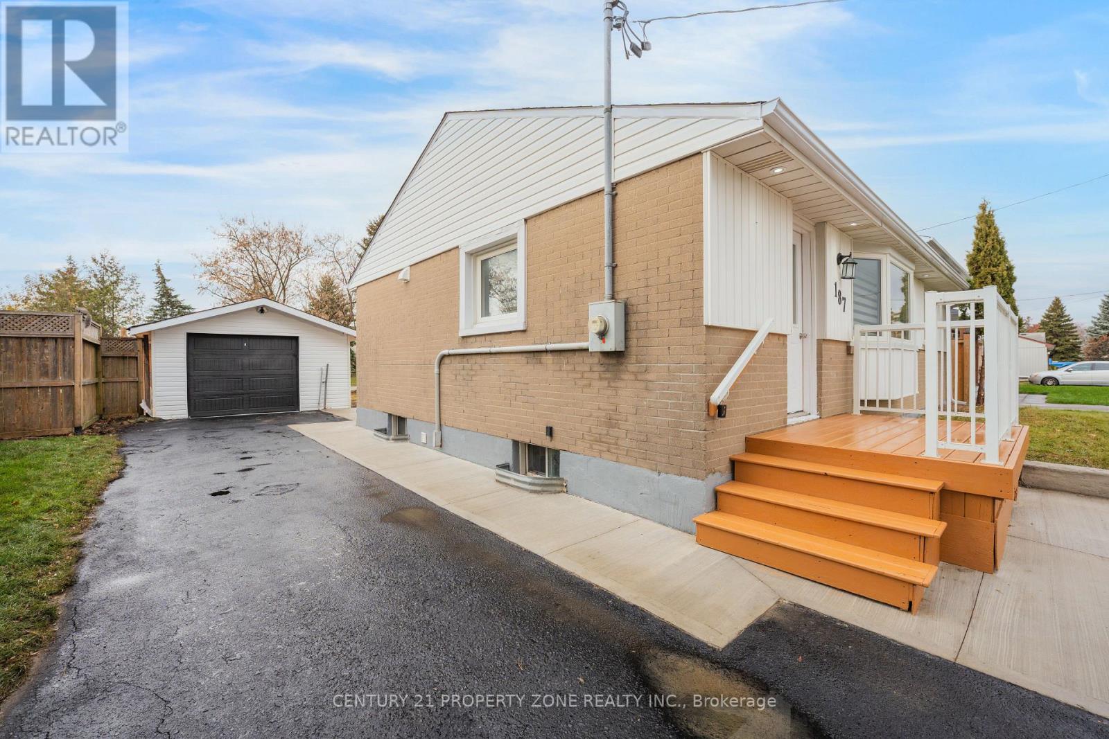 187 Martha Crescent, Caledon, Ontario  L7E 4X2 - Photo 3 - W12566168