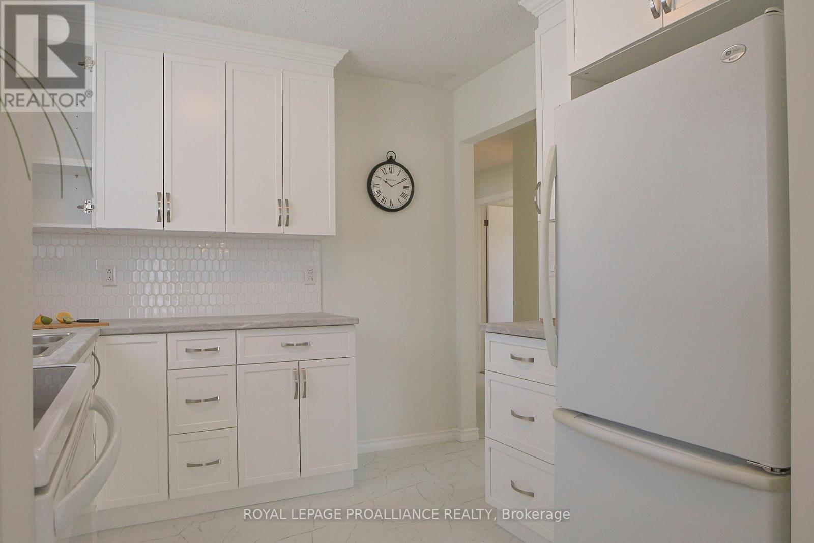 98 East Davis Street, Quinte West, Ontario  K8V 6H4 - Photo 32 - X12540722