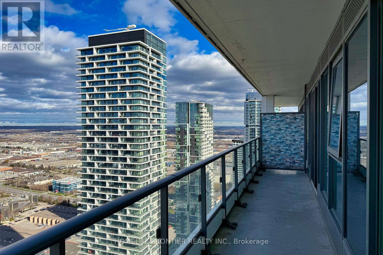 5001 - 5 Buttermill Avenue, Vaughan, Ontario  L4K 0J5 - Photo 23 - N12569112