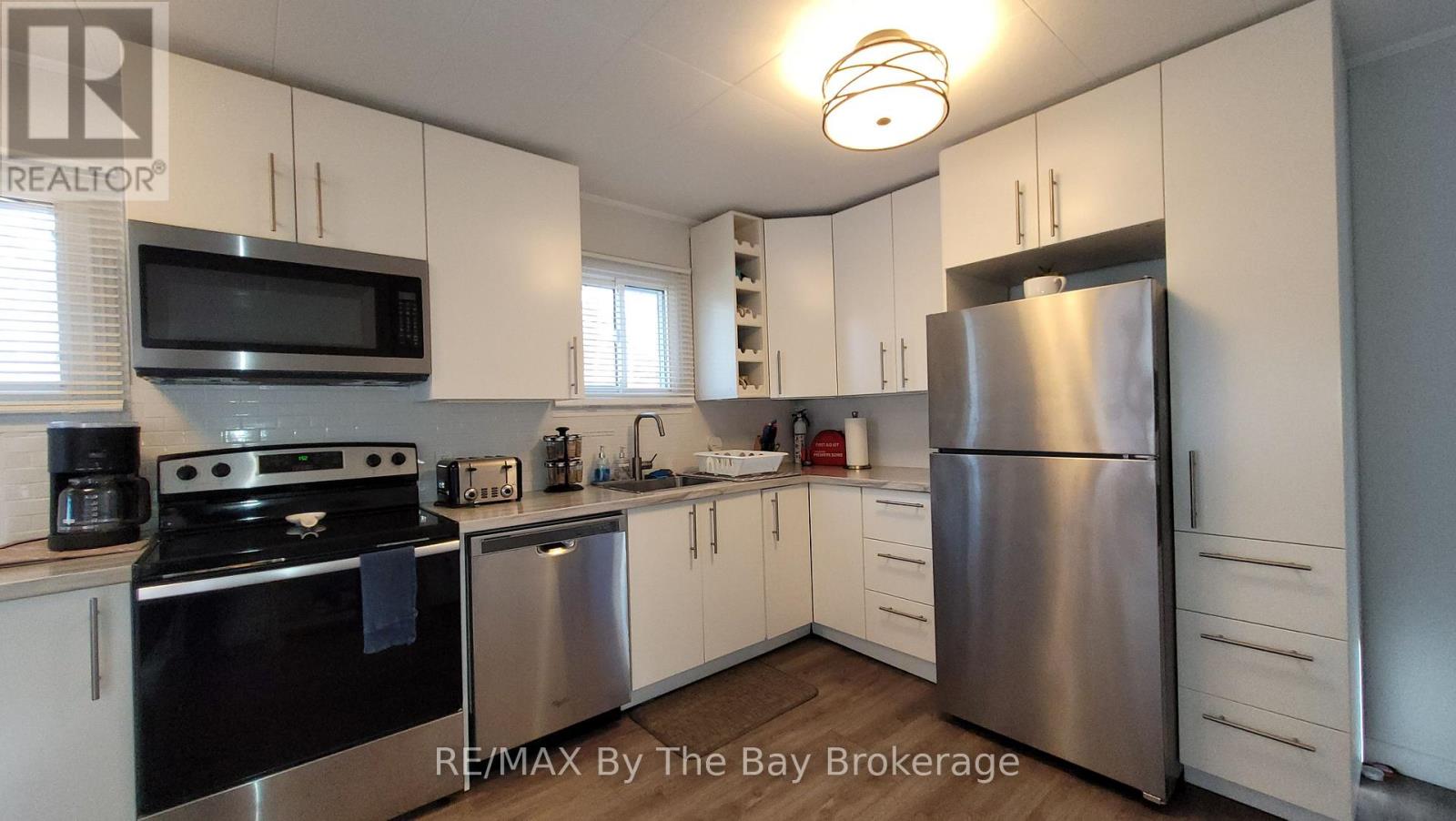 18 16th Street S, Wasaga Beach, Ontario  L9Z 2H4 - Photo 10 - S12569164