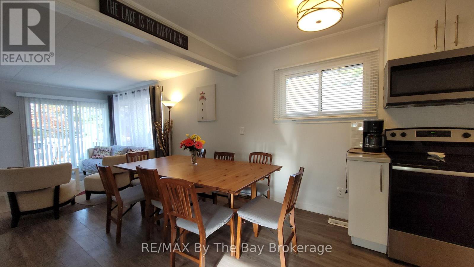 18 16th Street S, Wasaga Beach, Ontario  L9Z 2H4 - Photo 11 - S12569164