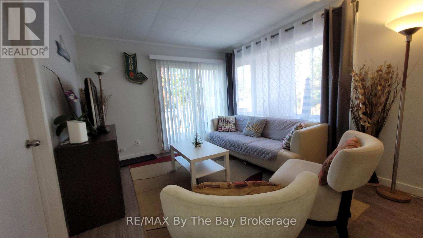 18 16th Street S, Wasaga Beach, Ontario  L9Z 2H4 - Photo 12 - S12569164