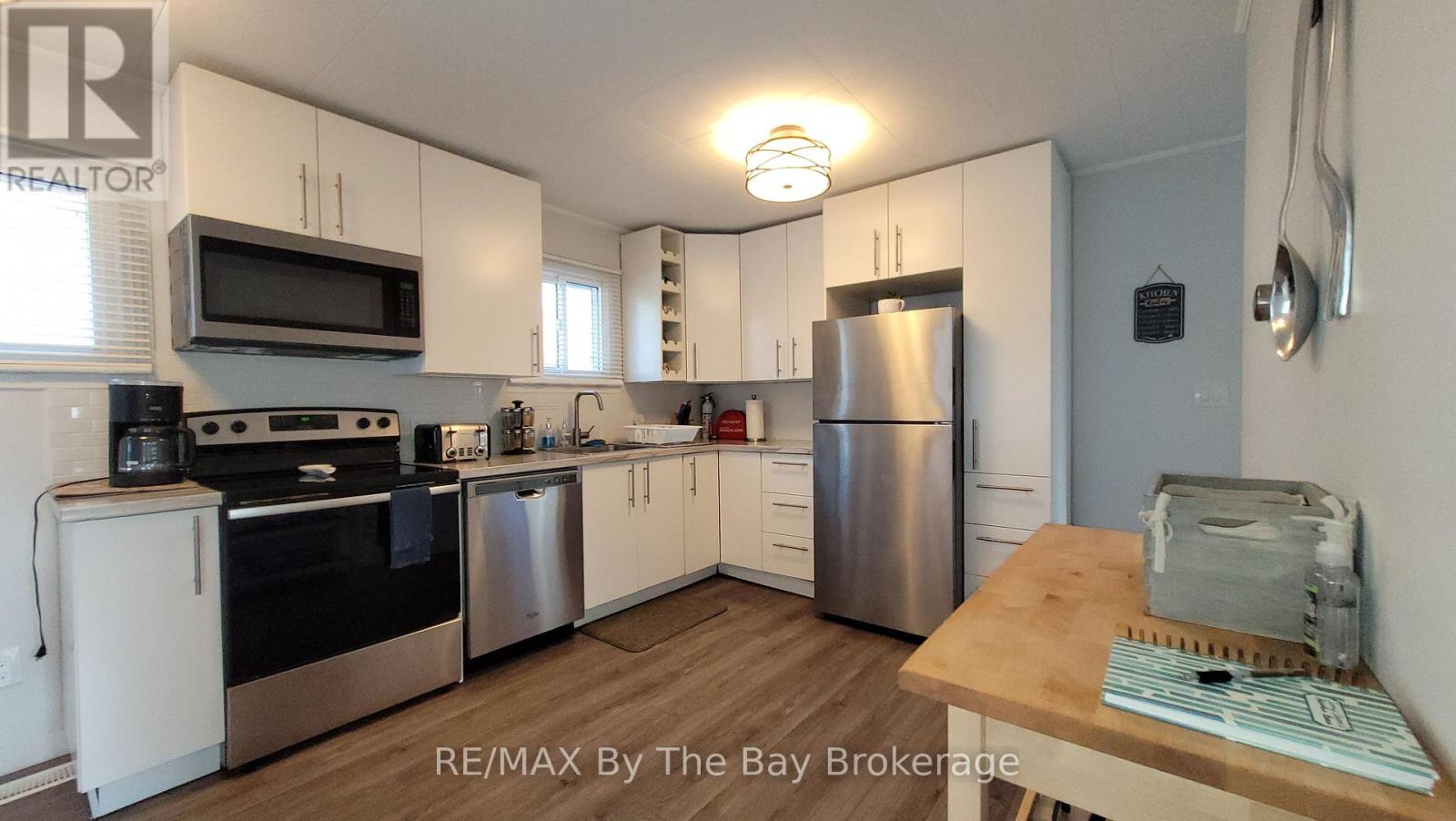 18 16th Street S, Wasaga Beach, Ontario  L9Z 2H4 - Photo 25 - S12569164