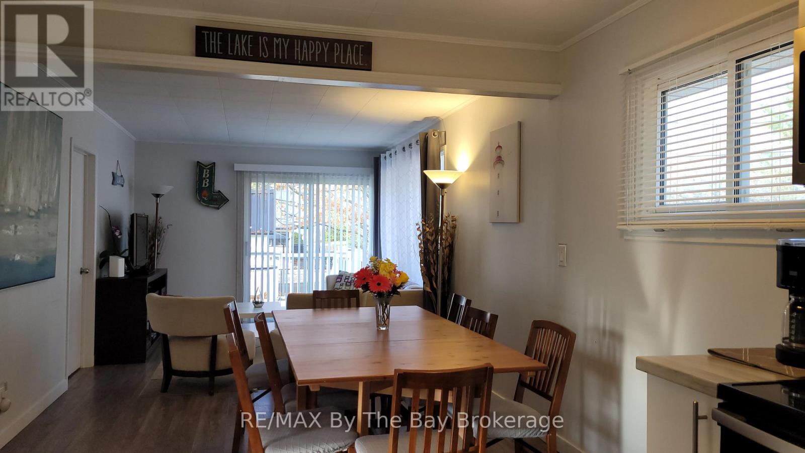 18 16th Street S, Wasaga Beach, Ontario  L9Z 2H4 - Photo 3 - S12569164