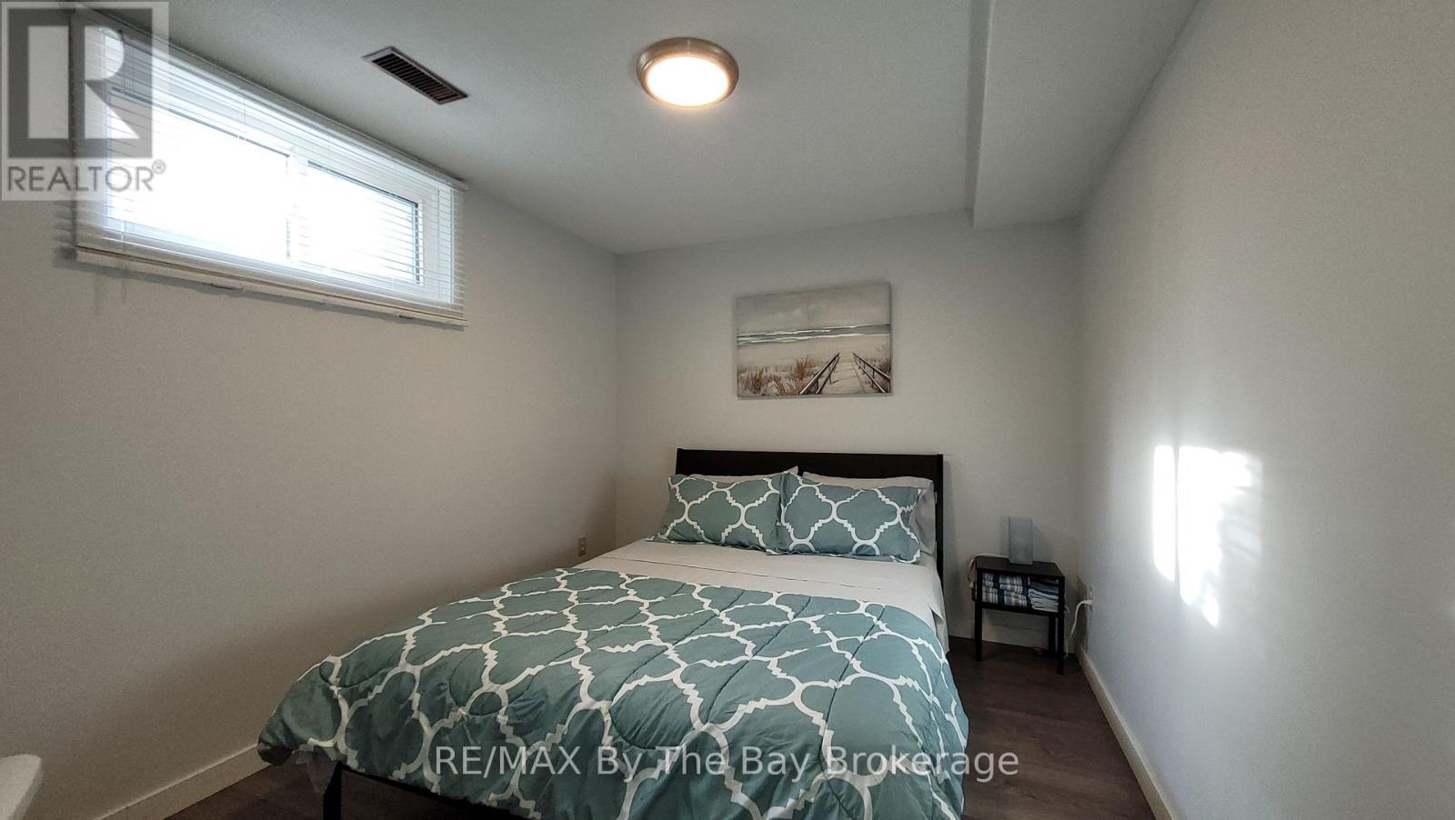 18 16th Street S, Wasaga Beach, Ontario  L9Z 2H4 - Photo 36 - S12569164