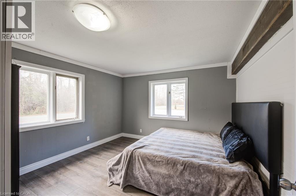 90 Tank Street, Petrolia, Ontario N0N 1R0 - Photo 9 - 40789507