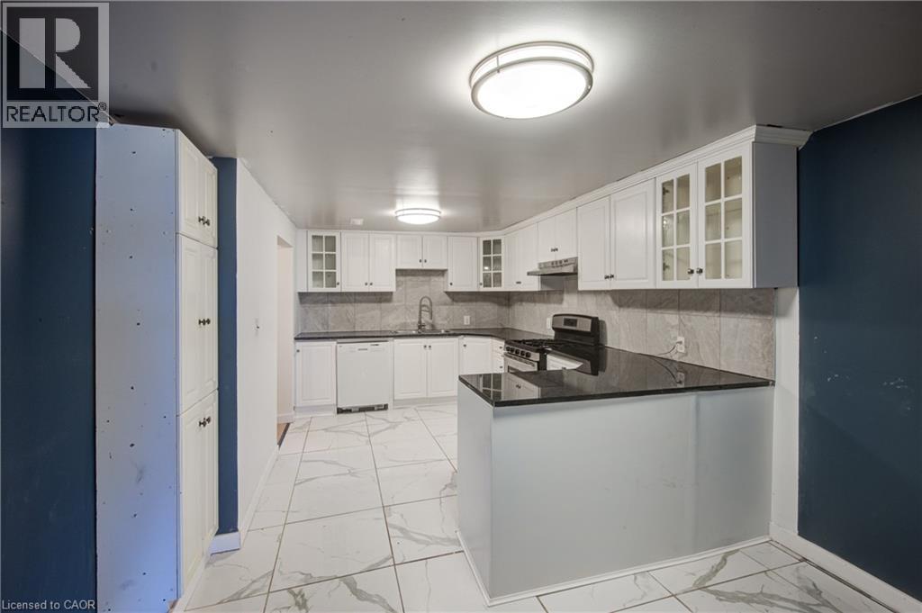 90 Tank Street, Petrolia, Ontario N0N 1R0 - Photo 18 - 40789507