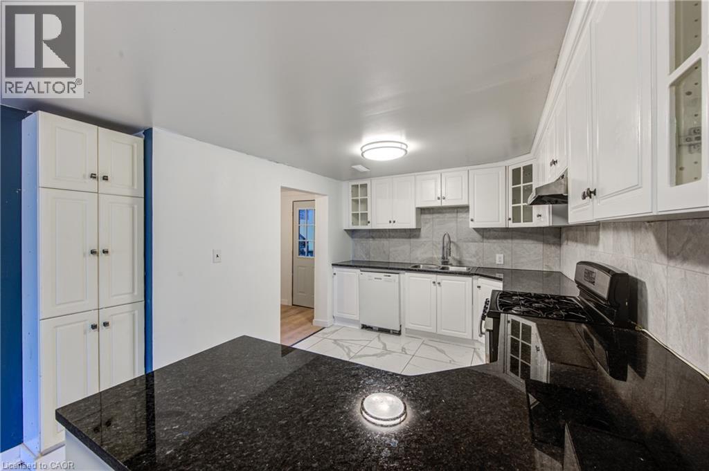 90 Tank Street, Petrolia, Ontario N0N 1R0 - Photo 15 - 40789507