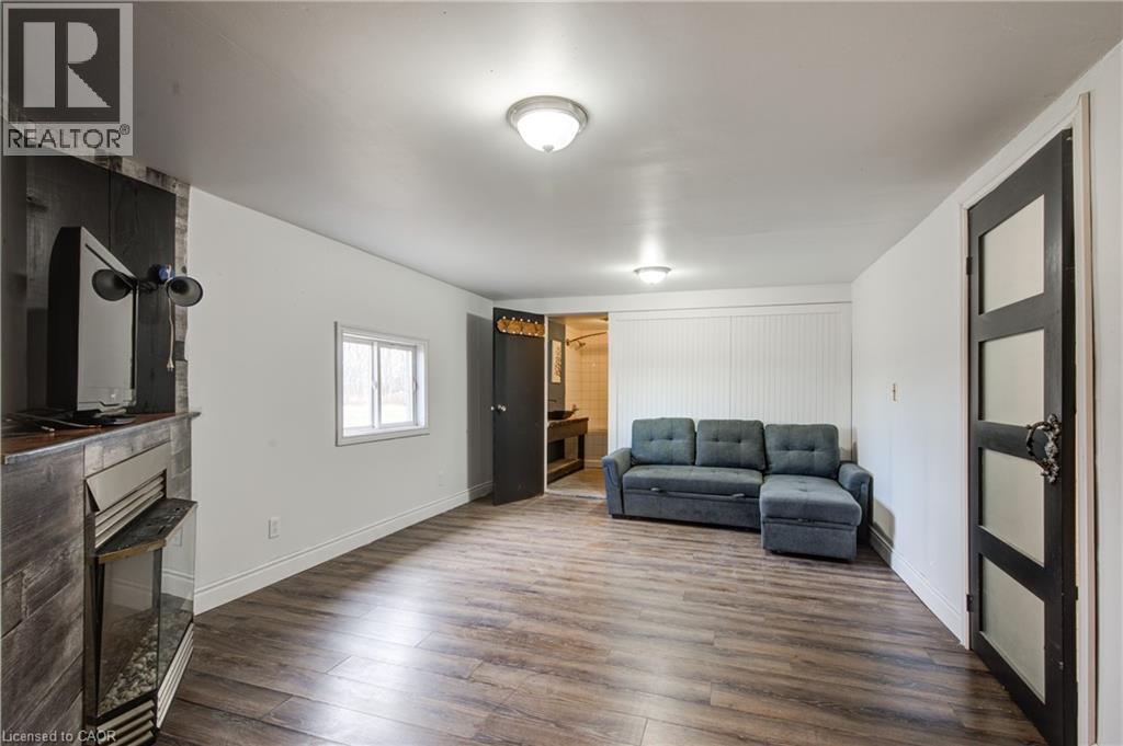 90 Tank Street, Petrolia, Ontario N0N 1R0 - Photo 26 - 40789507