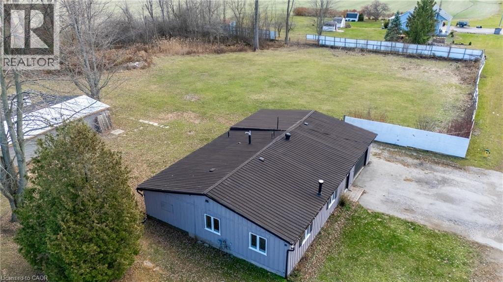 90 Tank Street, Petrolia, Ontario N0N 1R0 - Photo 35 - 40789507